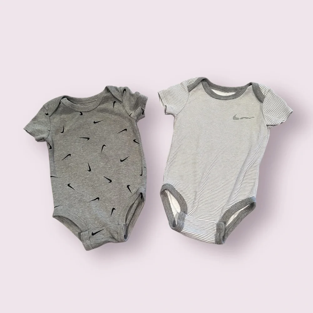 Nike Grey Baby One-Piece Bodysuit Set - 2 Pack Size 6 Months
